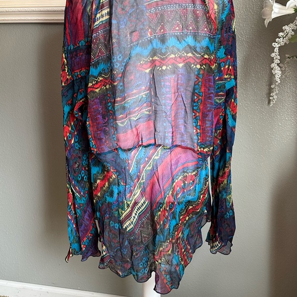 Chico’s Silk Multicolored Long Sleeve V-neck Top Size 3 - Picture 17 of 17